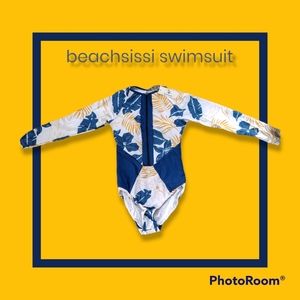 Beachsissi new swimsuit. Floral pattern in size small